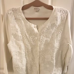 White flower design cardigan